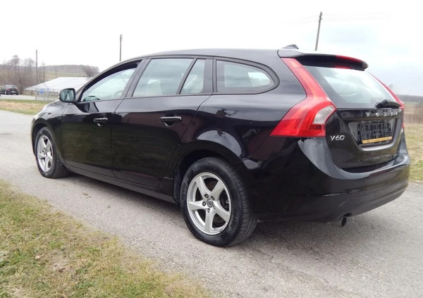 Volvo V60 cena 33900 przebieg: 219000, rok produkcji 2014 z Drohiczyn małe 121